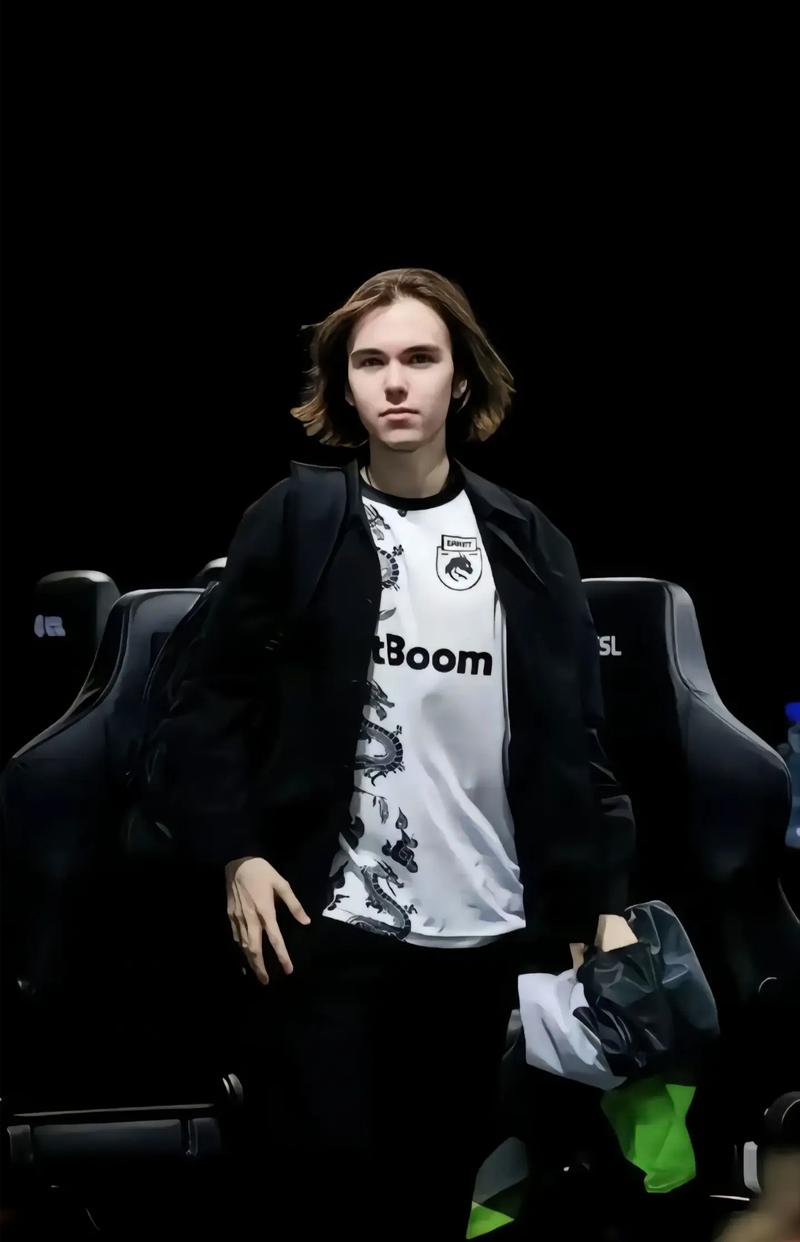 Kanavi 的肥胖Fuyego在中期失误，最终做出了贡献。 Anyone's Legend 冲动地发起了一场团战，被 Top Esports 扳平了比分。