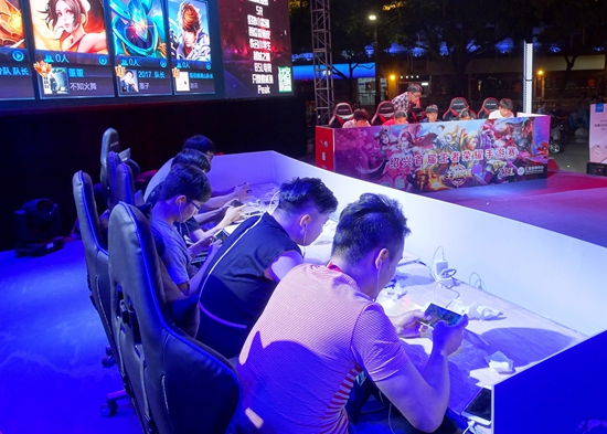 S14资格赛昨日TOP5：Light寒冰万箭齐发 成WBG最大功臣